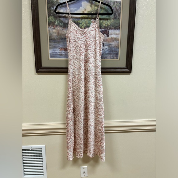 Silk midi dress - Picture 2 of 3